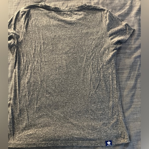 Women’s Rabbit medium tshirt - Picture 3 of 3